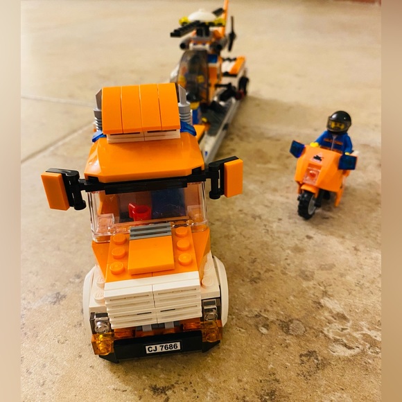 LEGO City Helicopter Transporter - Picture 5 of 7